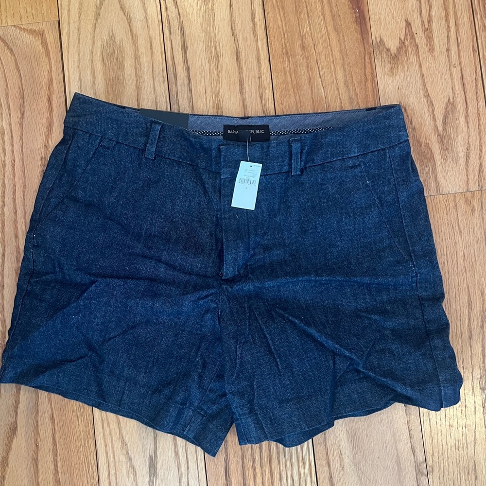 Banana Republic Women's Dark Blue Shorts